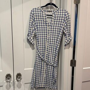 J McLaughlin Blue and White Houndstooth Dress